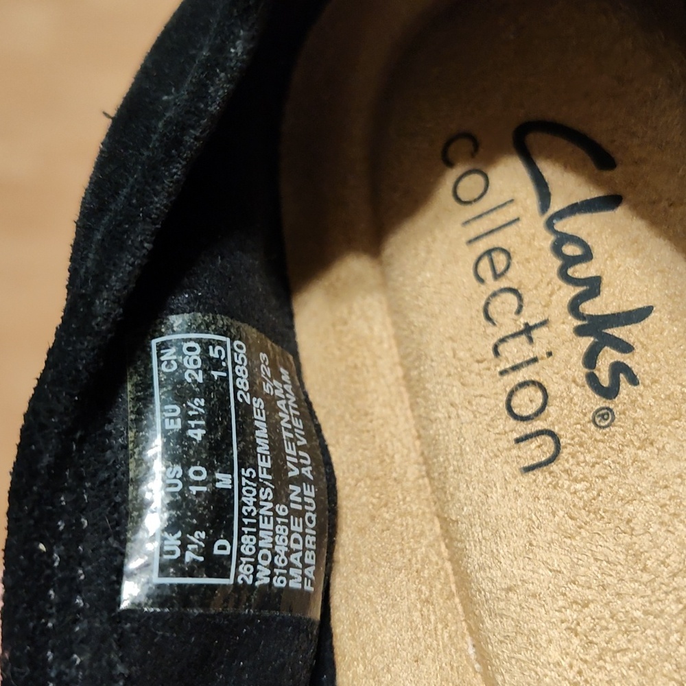 Clarks Black Suede Ballet Flats - Picture 8 of 8